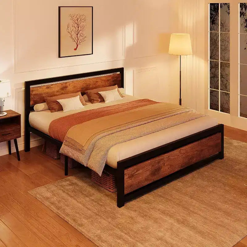 Telaio Letto Industriale in Metallo con Testiera in Legno
