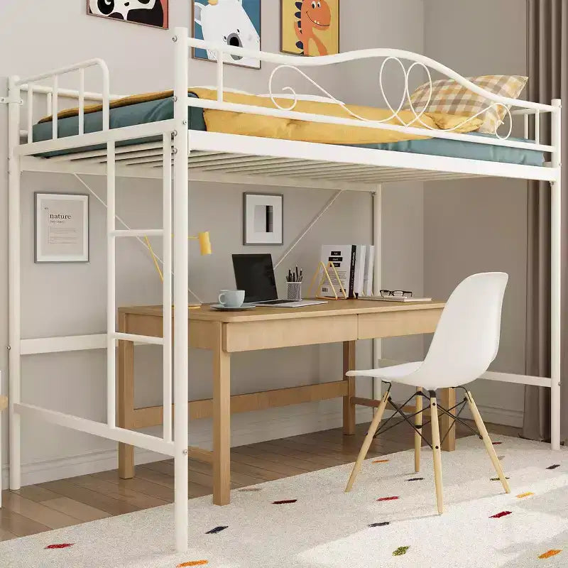 Letto a soppalco singolo in metallo con scaletta e sponda di sicurezza